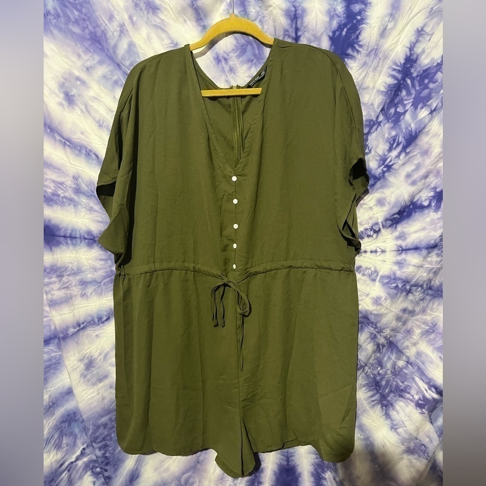 Shein Curve Women's Green Shorts Jumpsuit Size 2XL - Picture 7 of 9